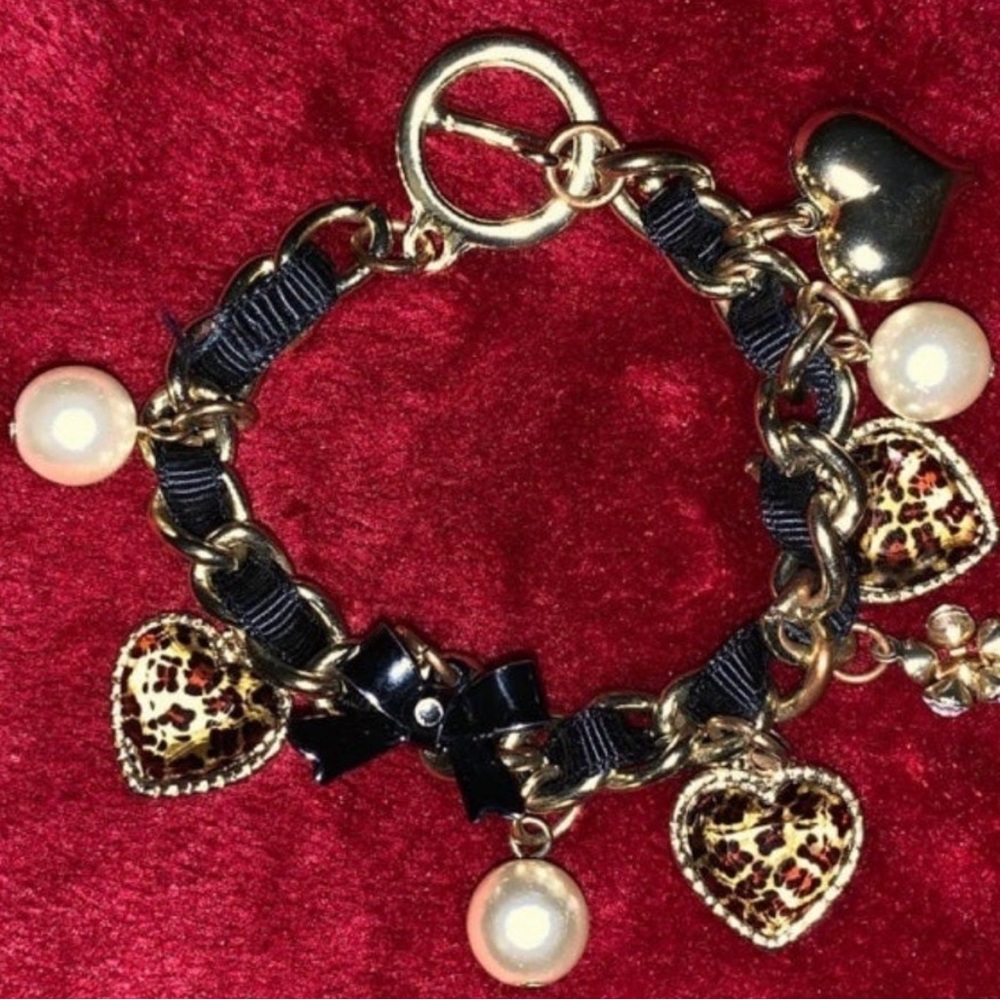 Betsey Johnson Charm bracelet